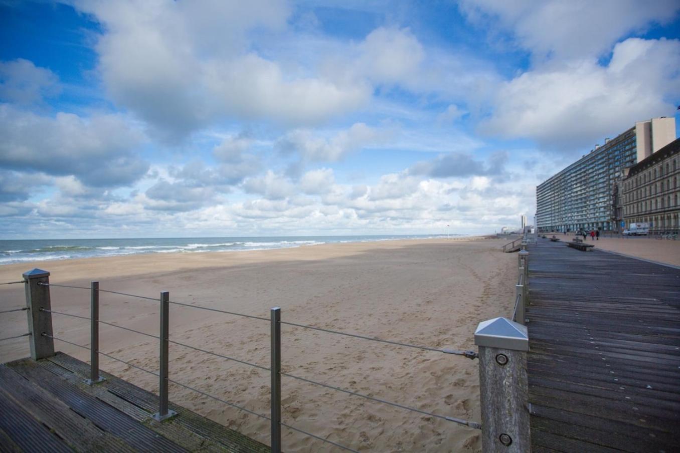 Bright Apartment With Sea View Ostende Exterior foto